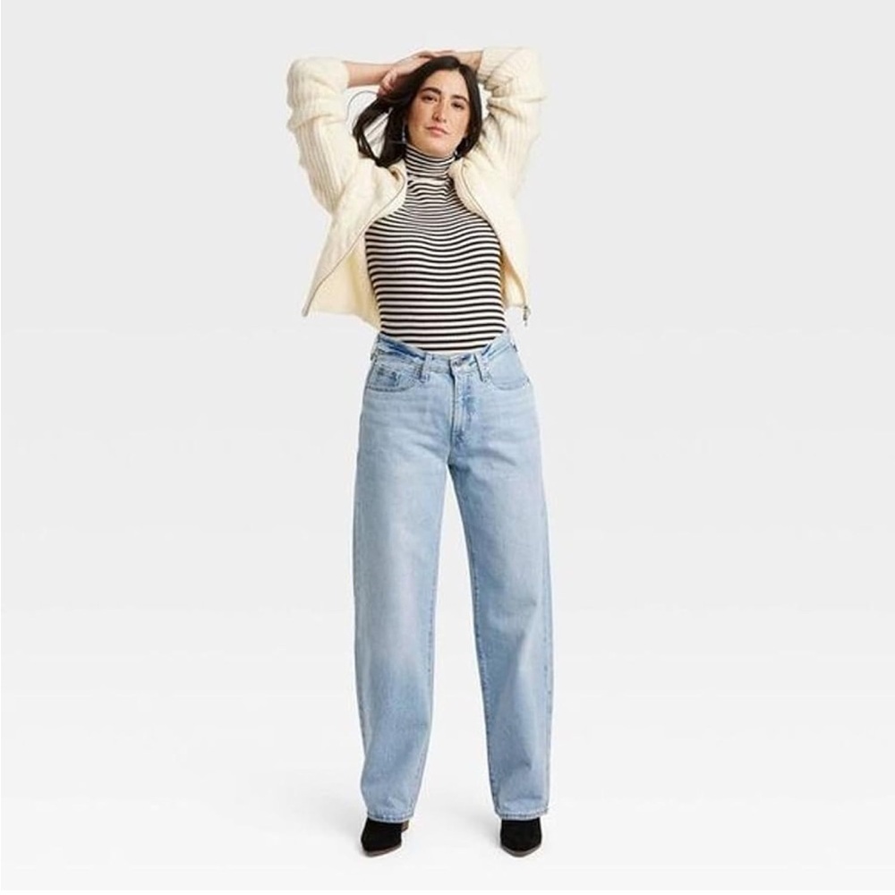 Universal Thread 90's Baggy Blue Straight Leg‎ Denim